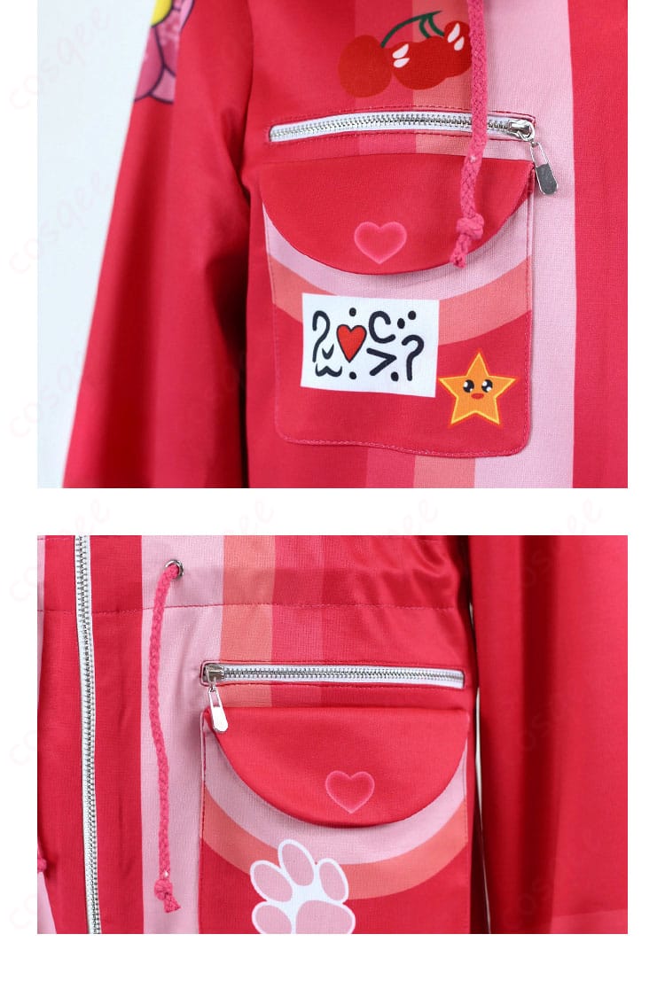 コスプレ衣装のポケット装飾のディテール。ゲームキャラクターの細かい再現。