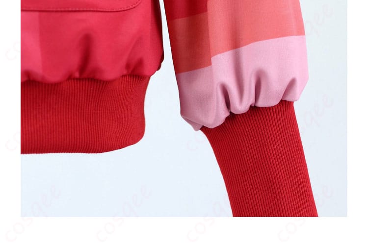 袖口の装飾のディテール。高品質な仕上げで、着心地とデザインのバランス。