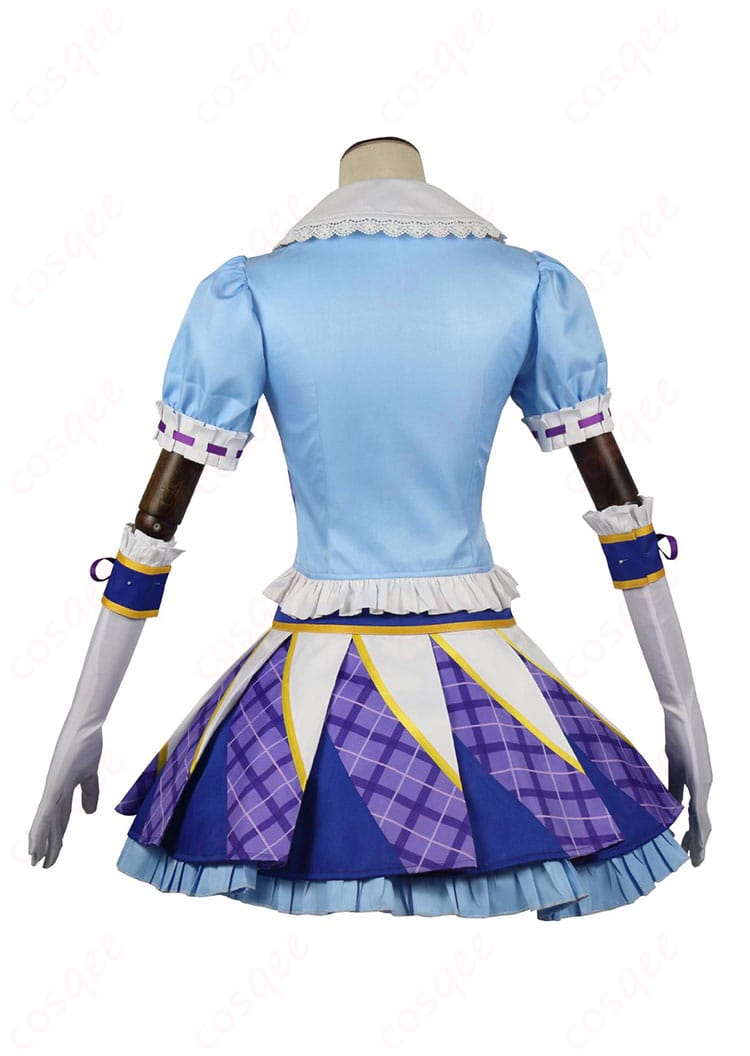 氷上スミレ コスプレ衣装の背面写真。ブルーパレードコーデの後ろ姿が綺麗に映し出され、衣装全体のバランスが分かる。