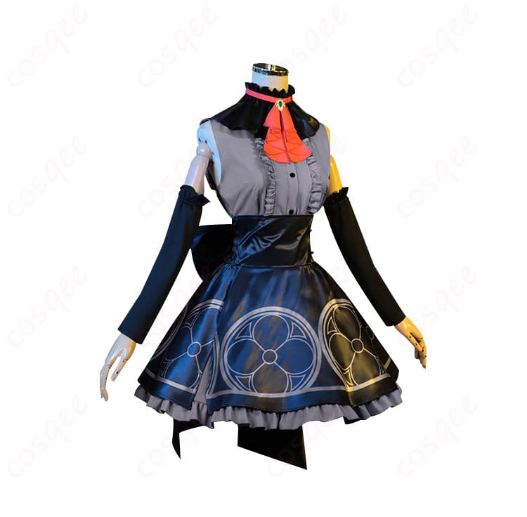 蒼森ミネ アイドル コスプレ衣装 右側からの視点。衣装の美しいラインと背中の蝶結びが際立つデザイン。