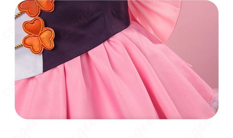 ウエストの細部装飾。プロジェクトセカイの桃井愛莉のコスプレ衣装の魅力的なポイント。