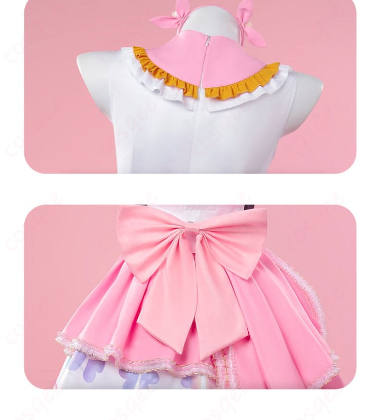 コスプレ衣装の背面装飾。桃井愛莉のコスプレ衣装の後ろ姿。