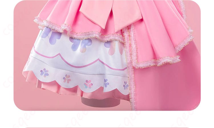 スカート背面の装飾ディテール。桃井愛莉のコスプレ衣装の背面デザイン。