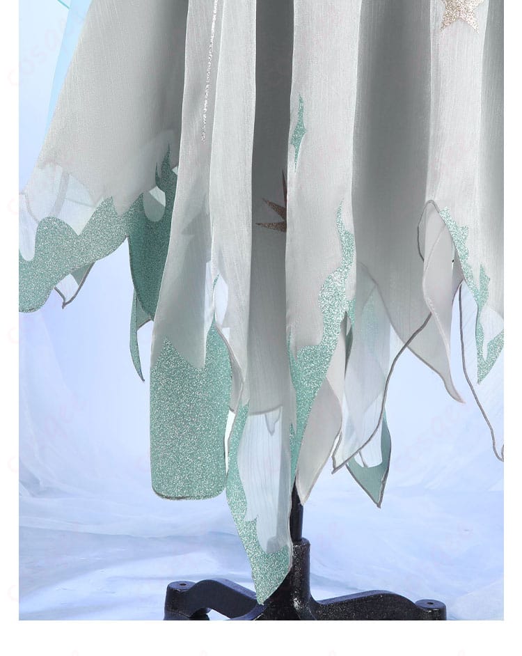 スカート裾の装飾細部画像。衣装の裾部分の美しい装飾が細かく表現されています。