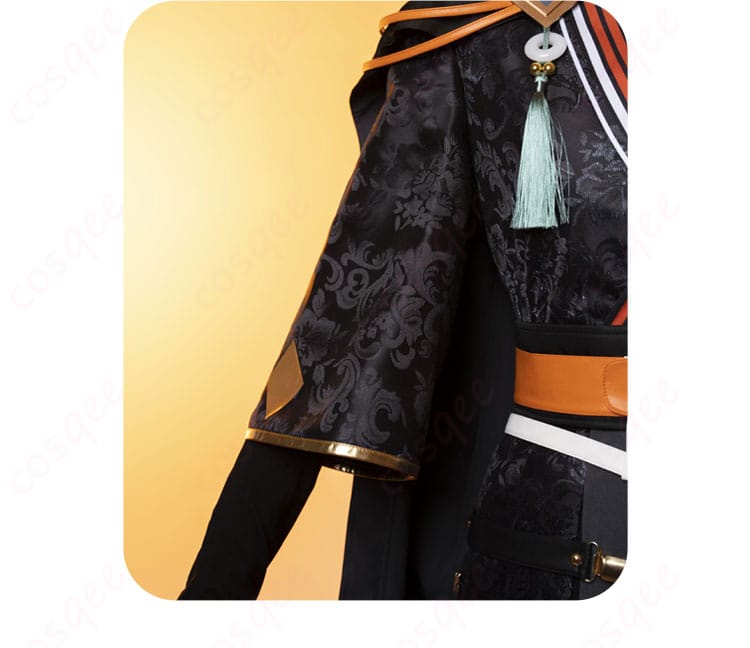 衣袖装飾の詳細 – 伏見弓弦 コスプレ衣装の衣袖部分の装飾のアップ。