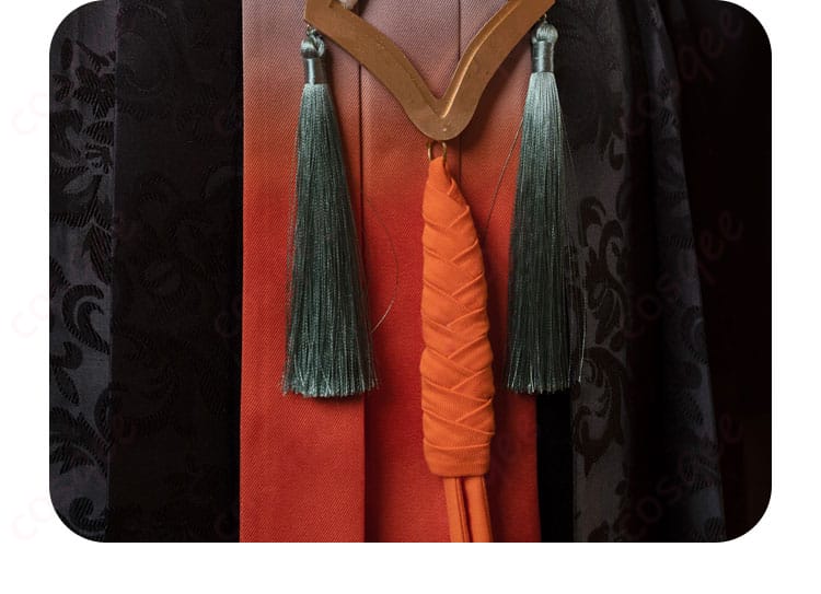 腰飾りと流蘇装飾の詳細 – あんさんぶるスターズ!! 伏見弓弦 コスプレ衣装の腰飾りと流蘇装飾のアップ画像。