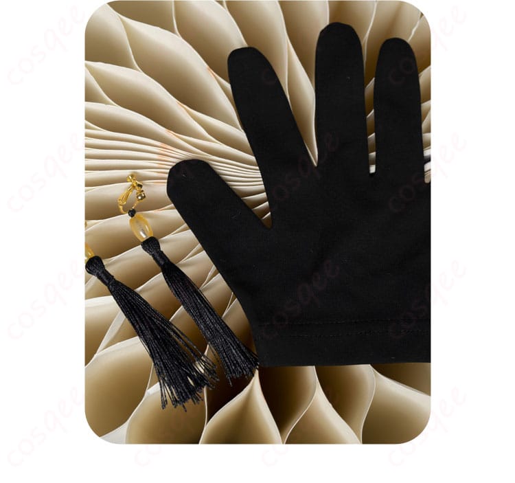 耳飾りと手袋装飾の詳細 – 伏見弓弦 コスプレ衣装の耳飾りと手袋部分のデザイン詳細。