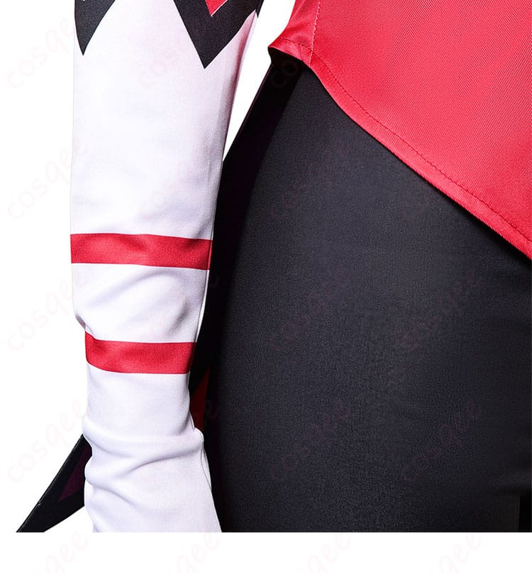 手袋の装飾の詳細画像。精緻な手袋デザインがヴァサゴの個性を引き立てます。