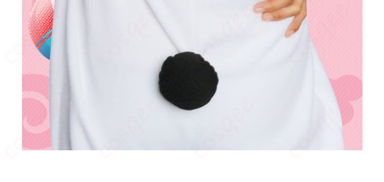 尾の装飾詳細 - 梓川かえでのコスプレ衣装の尾のディテール。パンダの特徴を忠実に再現。