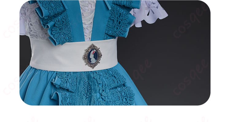 アリス・デロスコスプレ衣装のウエストベルトの装飾部分のクローズアップ画像
