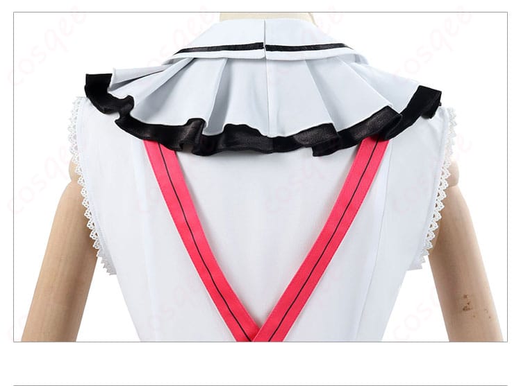 衣装背面の装飾ディテール。背中の部分に施された細かいデザイン、キャラクターの特徴を捉えています。