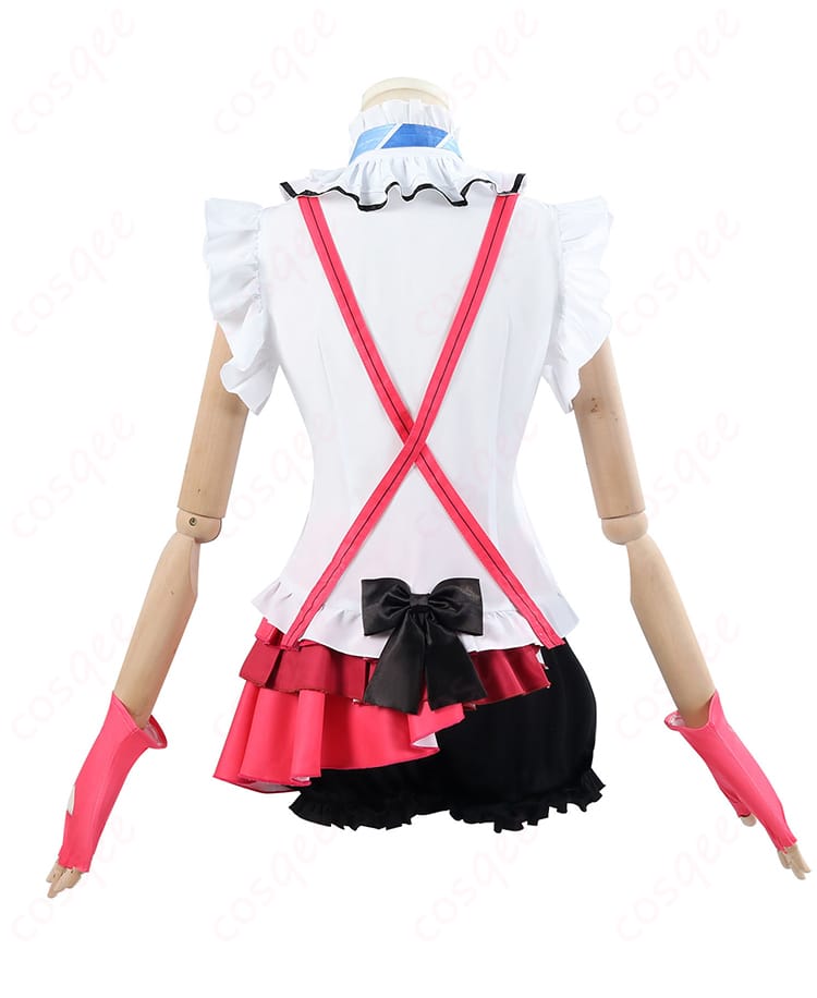 園田海未のコスプレ衣装の背面。後ろのディテールまで完璧に再現されています。