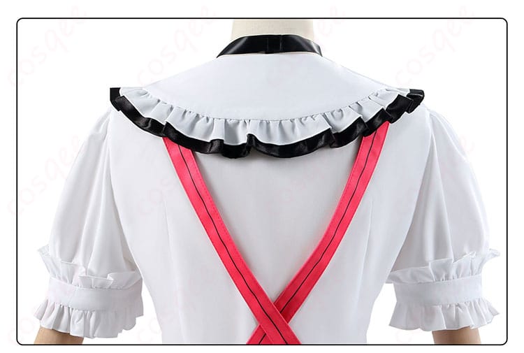 高坂穂乃果 コスプレ衣装の背面ディテール。衣服の後ろのデザインと美しい仕立て。