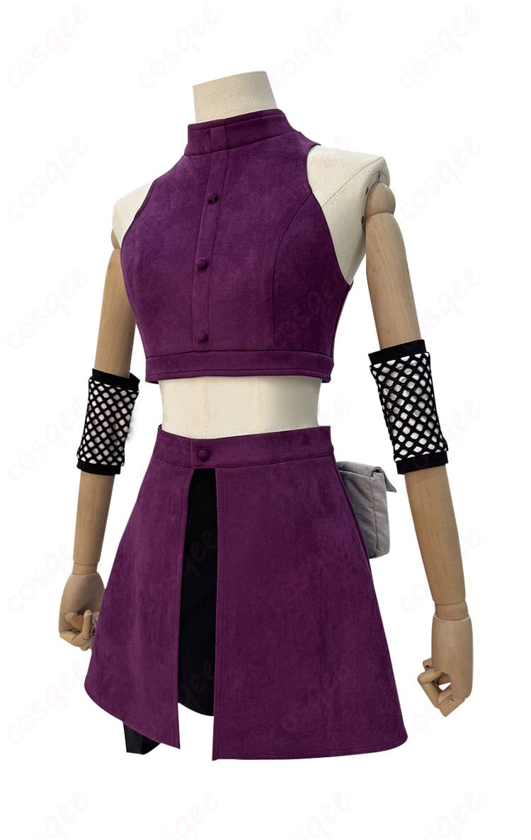 山中いの コスプレ衣装の左側の視点。袖口やスカート、細部まで高忠実度で再現されており、キャラクターの特徴がしっかり表現されています。