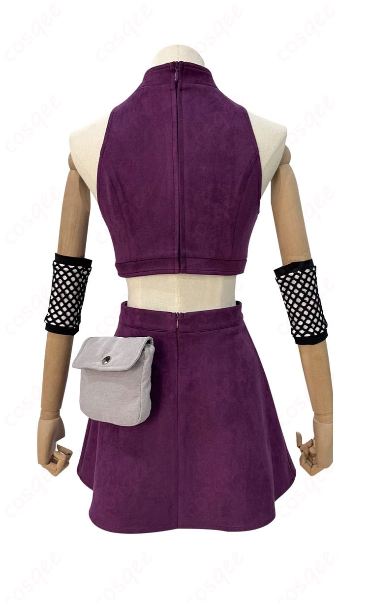 山中いの コスプレ衣装の背面。肩のディテールや背中のデザインが美しく仕上げられています。全体のバランスが整った美しい衣装です。