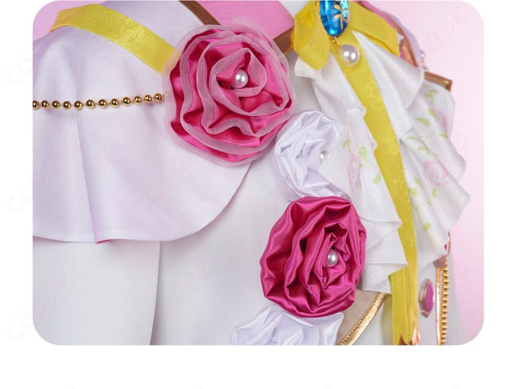 服装の花飾り装飾ディテール - 衣更真緒 コスプレ衣装の花飾りディテールで華やかさを演出。