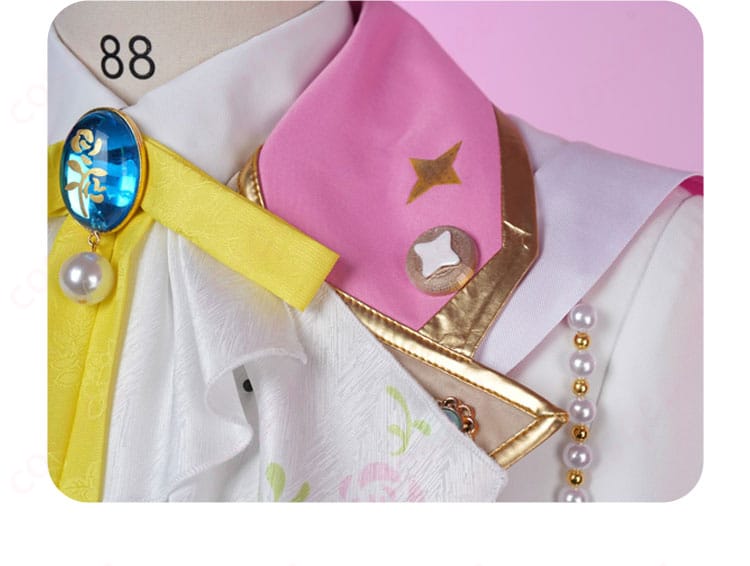 襟元ディテール - 衣更真緒のコスプレ衣装の襟元の美しいデザイン。