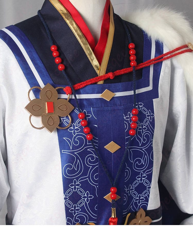 ネックレス、襟元の装飾ディテール。繊細なデザインと質感が魅力的です。