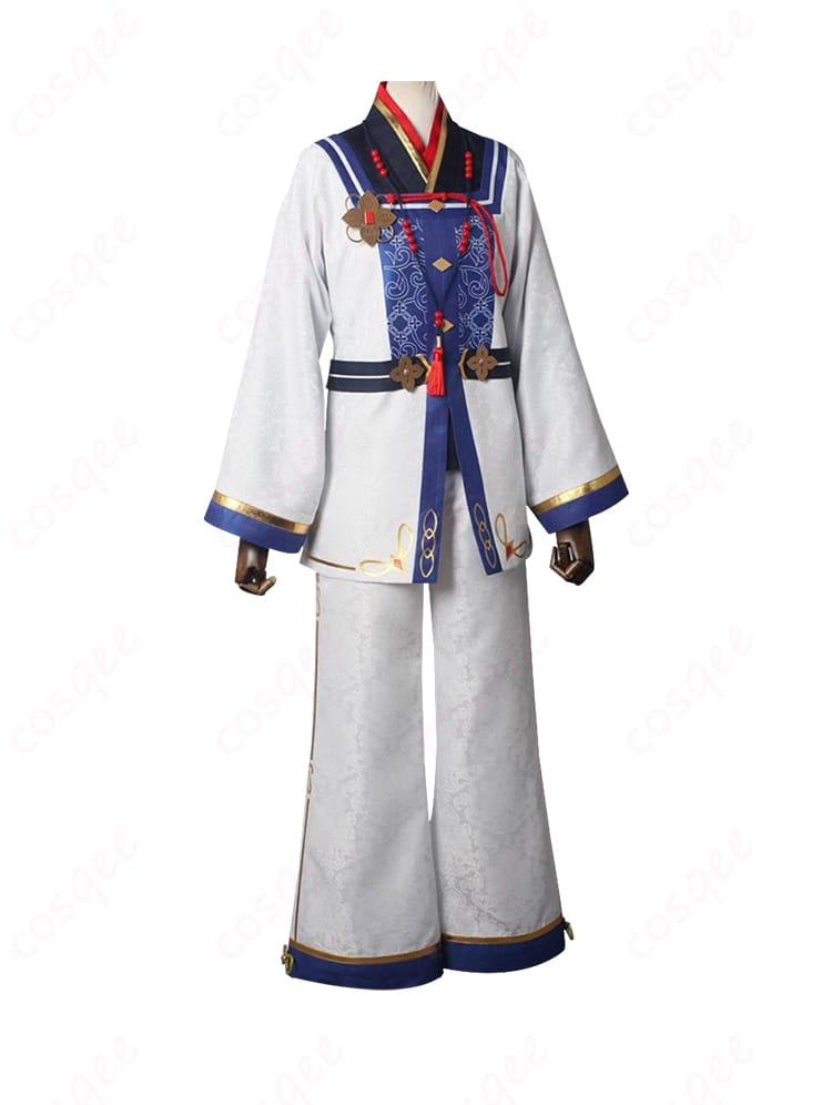 服装側面のディテール写真。刺繍や仕立てが精密で、細部にこだわりを感じさせます。