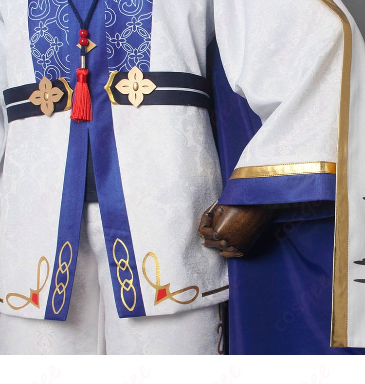 袖口の装飾細部。縫製の美しさと機能性が際立つデザイン。