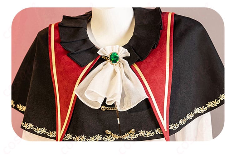 襟とスカーフ装飾の詳細画像|コスプレ衣装の細部にこだわり、忠実に再現されたデザイン