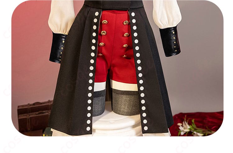 衣裾とパンツ装飾の詳細画像|細部まで再現された若葉睦のコスプレ衣装