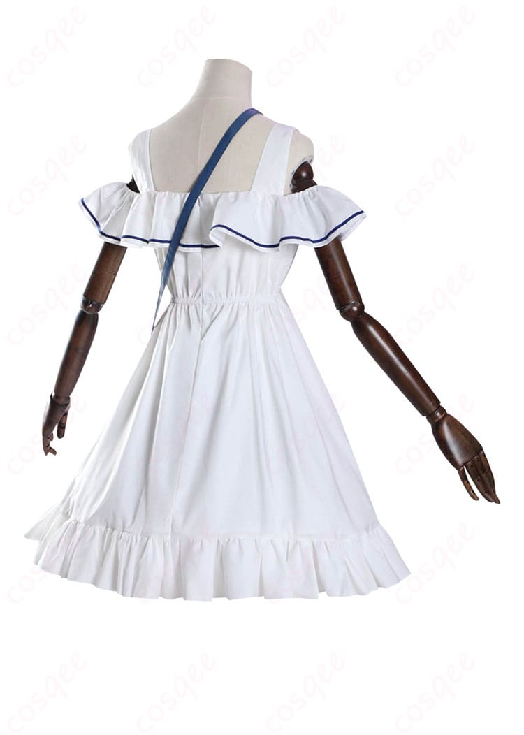 ブルーアーカイブ 小鳥遊ホシノ コスプレ衣装の背面写真。後ろ姿も忠実に再現。