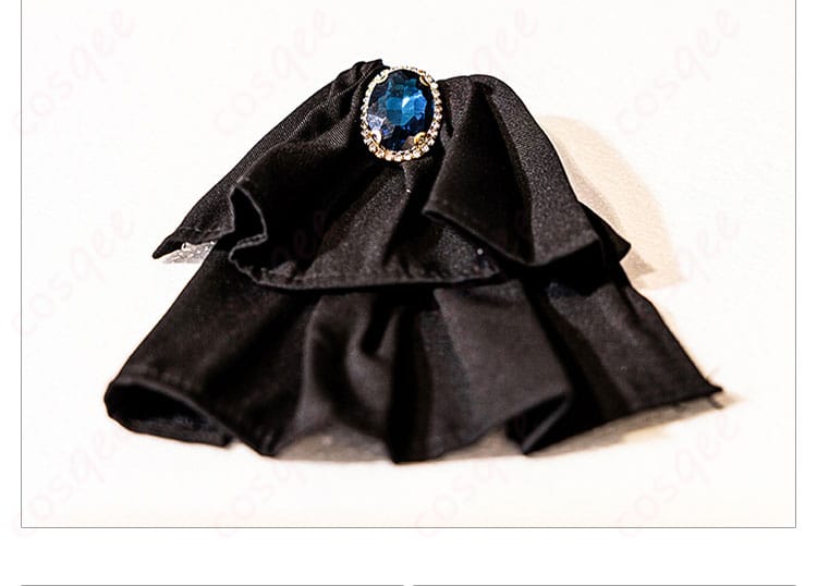 豊川祥子のコスプレ衣装の領巾装飾の詳細画像。細かいデザインが再現されている。