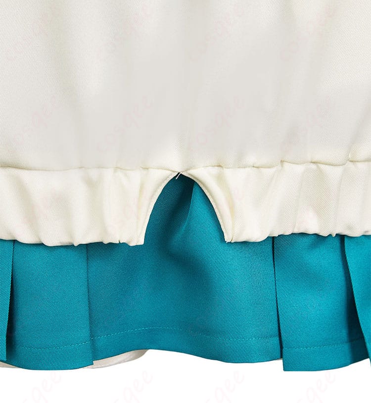 衣服の裾部分の装飾ディテール、全体のデザインに華やかさを加えています。