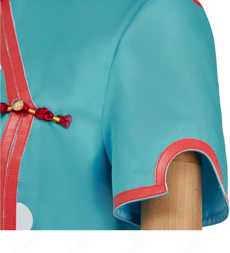 八尋寧々 コスプレ衣装 チャイナドレス 衣袖の装飾ディテール。上品でエレガントなデザイン。