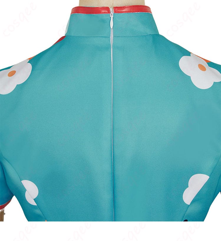 八尋寧々 コスプレ衣装 チャイナドレス 背面装飾ディテール。背中のデザインがアクセントとなる。