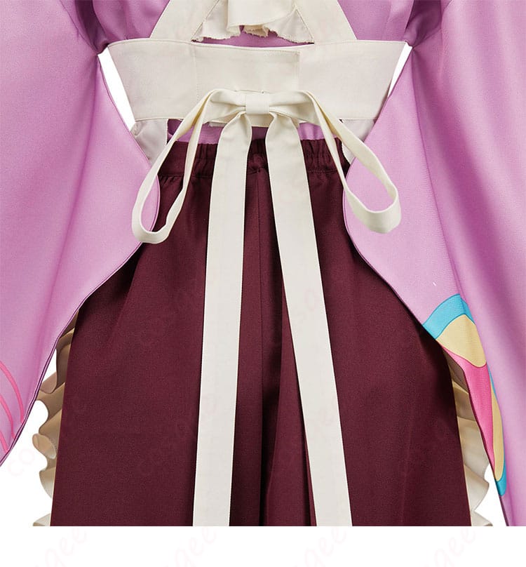 服装背面のディテール画像 - 後ろの蝶結びと着物の細部が美しい