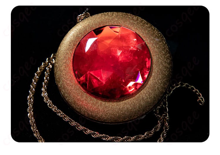 首飾り装飾細部 – エスケープクイーンの首飾りの美しいディテールに注目