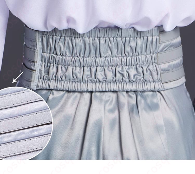 KAITO コスプレ衣装の腰間装飾の詳細。衣装の腰部分にある装飾が忠実に再現されています。