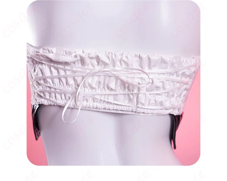 服の上衣背面ディテール。初音ミクのコスプレ衣装の上衣後ろの細部が見える写真。