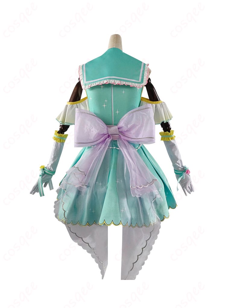 ラブライブ!スクフェス 小泉花陽 コスプレ衣装 背面写真。背中部分の装飾やディテールが強調された画像です。