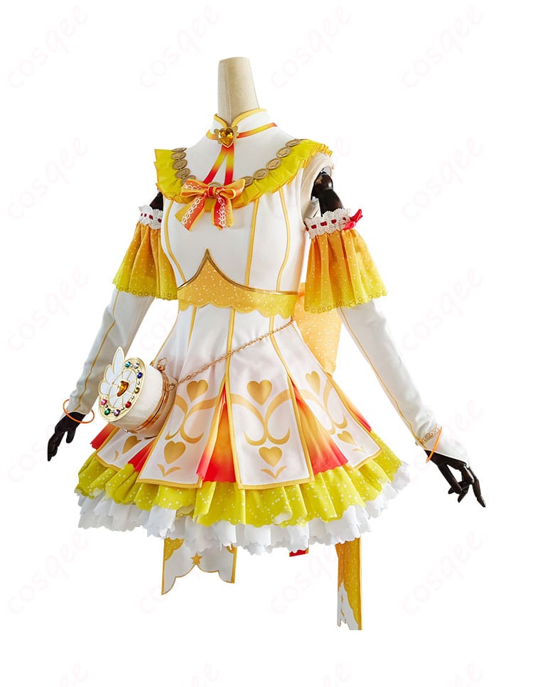 高坂穂乃果 コスプレ衣装 サイドビュー、衣装の装飾やシルエットがよくわかる。コスプレ愛好者必見の詳細。