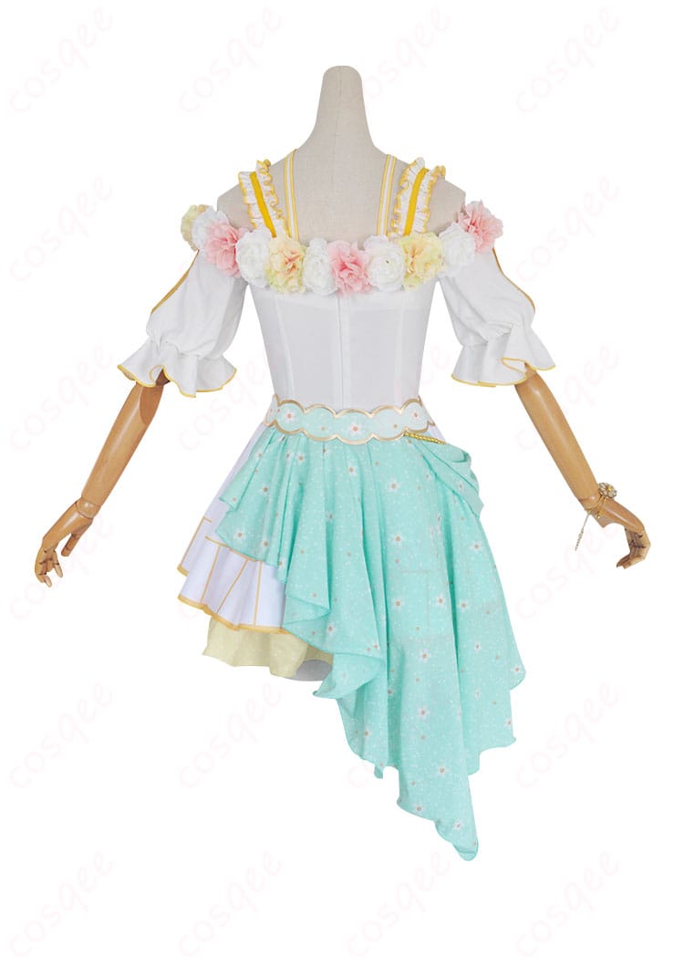 絢瀬絵里のコスプレ衣装背面画像。衣装の背面デザインとディテールを確認できます。