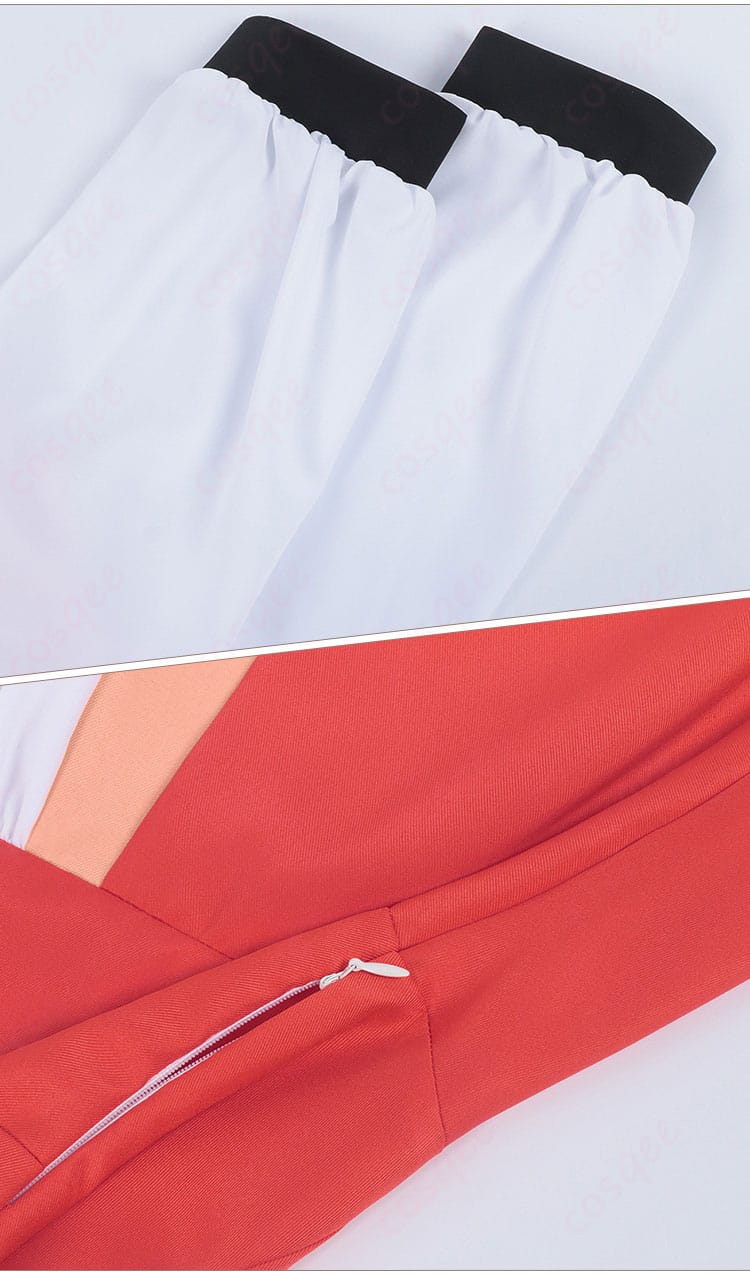 袖口と衣装のチェーンディテール画像 - マリア コスプレ衣装の袖口と衣装のチェーン装飾。細かなディテールに注目。