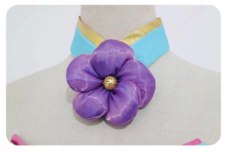 初音ミク 和バニー コスプレ衣装の花朵型のネックレス。可愛らしいアクセントが加わっています。