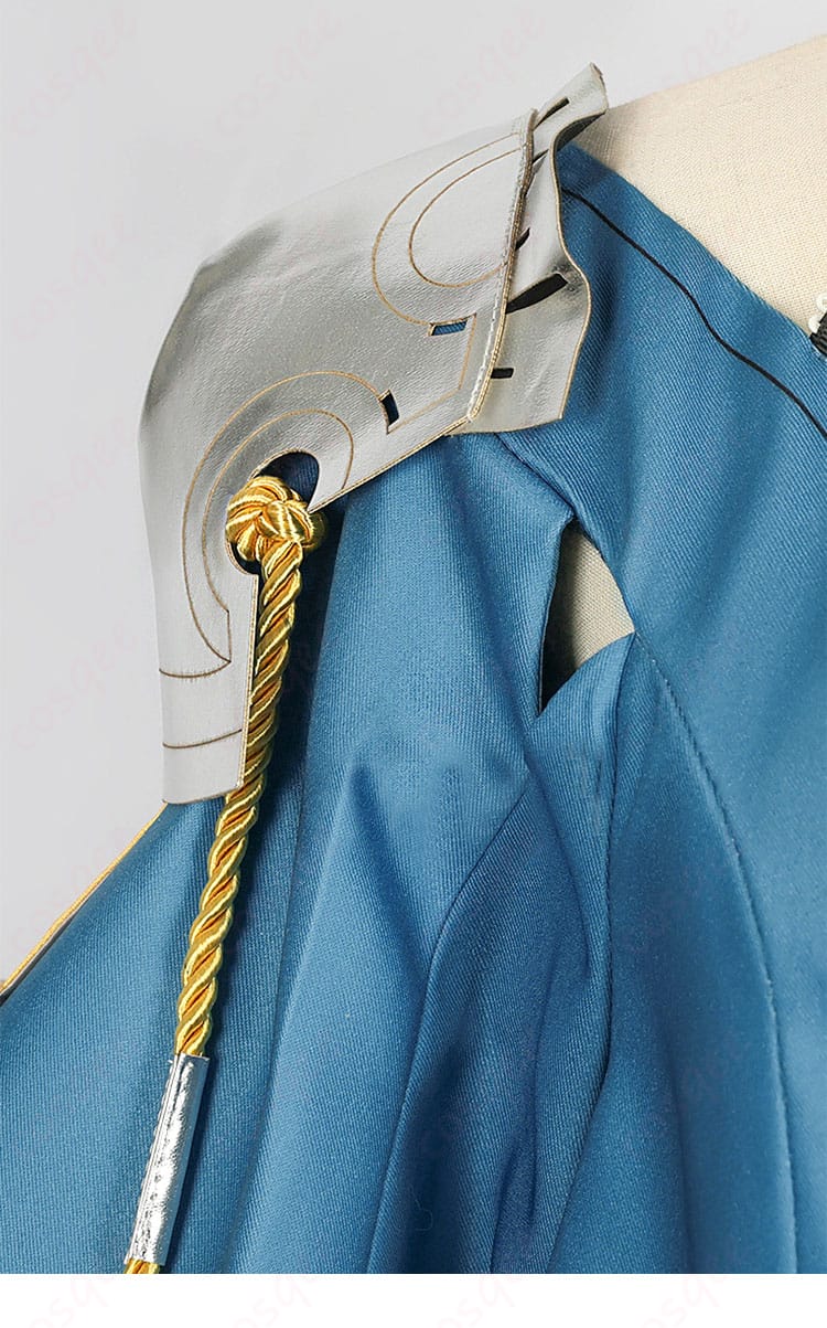 コスプレ衣装の衣襟装飾、細かい刺繍とディテール