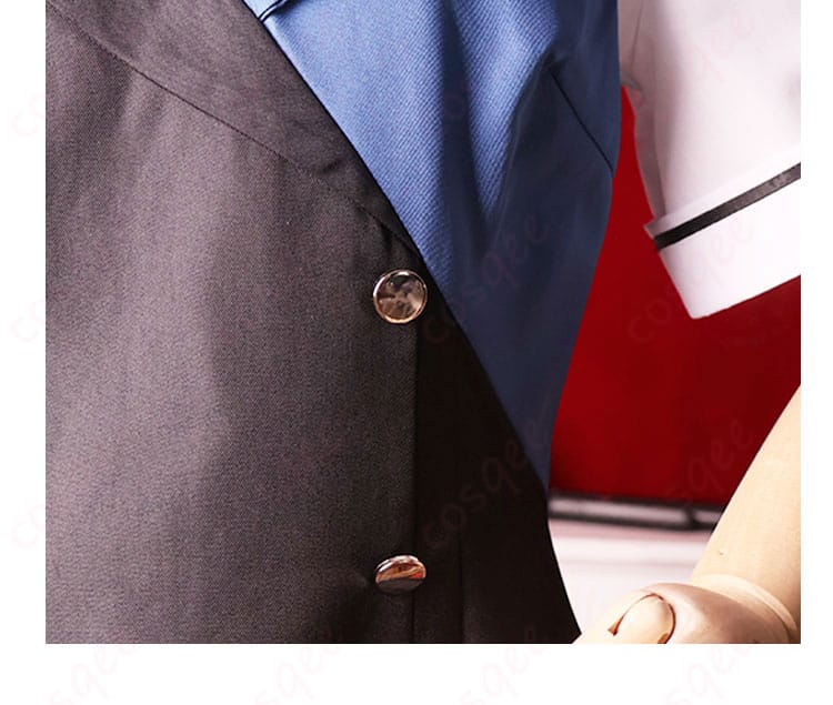 衣襟装飾ディテール画像 - 小嶺幸の制服の襟部分の細かい装飾。精緻な刺繍とデザインが光る。