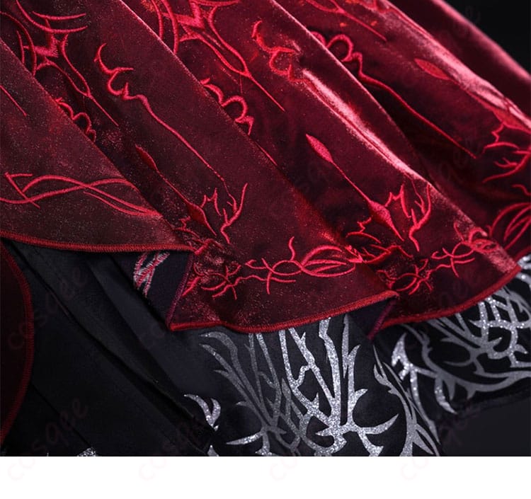 スカートの裾部分の装飾に焦点を当てた画像。深紅の熱情のスカートの美しいデザイン。コスプレ衣装の繊細なディテール。