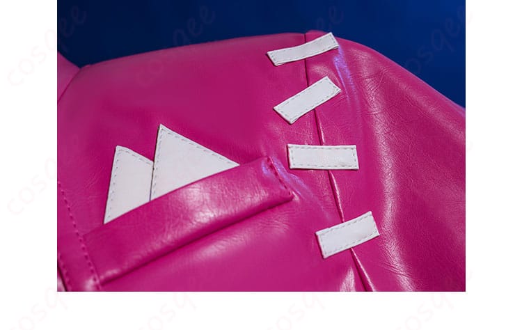 納棺師コスプレ衣装左肩の装飾。精密なデザインが際立つディテール。