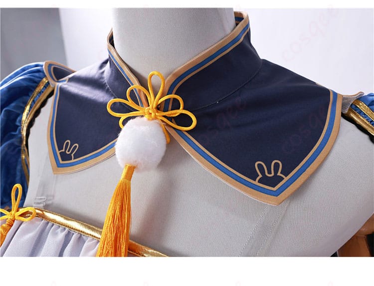 服装の襟飾りの細部 - ぺこらのコスプレ衣装の襟装飾、細やかな刺繍が施されています