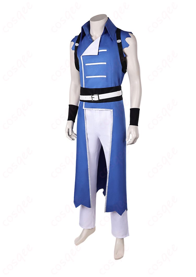 リヒター・ベルモンドコスプレ衣装の左側。精緻な刺繍とディテールが特徴。