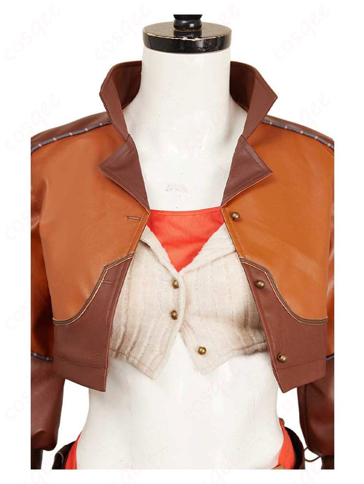 衣装の襟部分、精緻な刺繍と装飾が美しい。