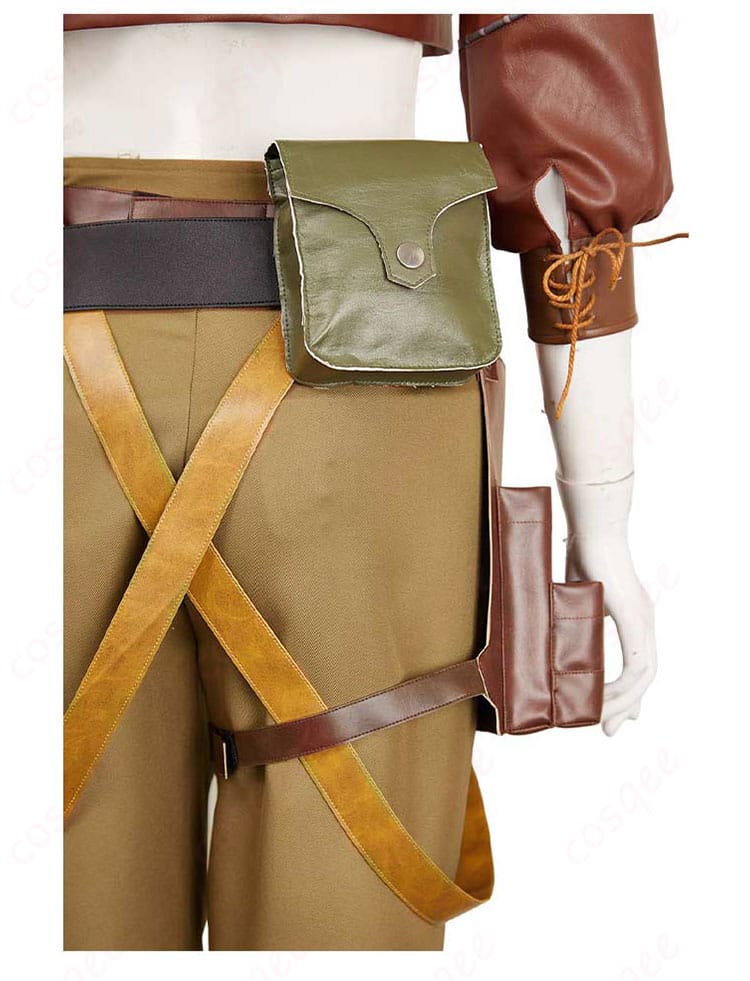 背面の腰帯装飾、キャラクターの特徴的なデザインが忠実に再現されています。