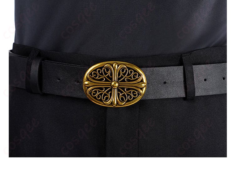 デビルメイクライ ダンテ コスプレ衣装 ベルト装飾のアップ画像。細かい装飾まで忠実に。