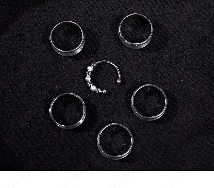 リングアクセサリー詳細画像 - コスプレ衣装に合わせたリングアクセサリーのディテールを表示。